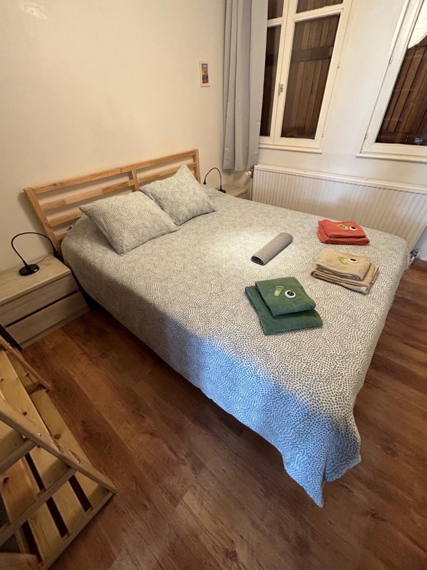 Appartamento Au Beffroi Thuin Esterno foto